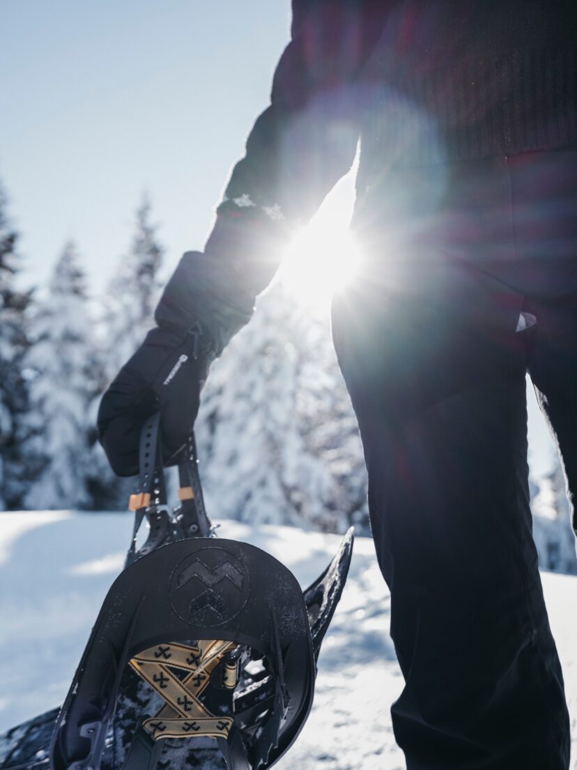 Schneeschuhwanderung im Salzburger Land im Alpina Alpendorf